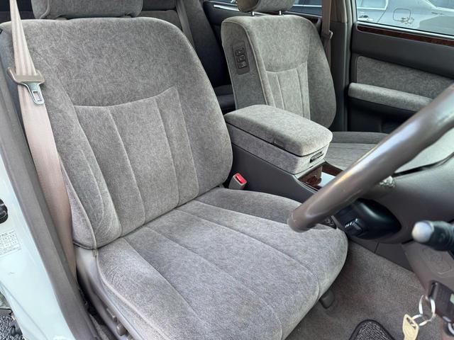 シーマ ４１Ｌ　Ｖ８エンジン　社外アルミ　純正マルチ　パワーシート　キーレス　ＥＴＣ（30枚目）