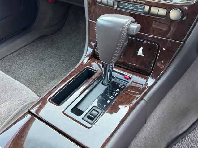 シーマ ４１Ｌ　Ｖ８エンジン　社外アルミ　純正マルチ　パワーシート　キーレス　ＥＴＣ（36枚目）