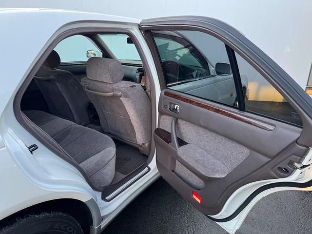 シーマ ４１Ｌ　Ｖ８エンジン　社外アルミ　純正マルチ　パワーシート　キーレス　ＥＴＣ（42枚目）