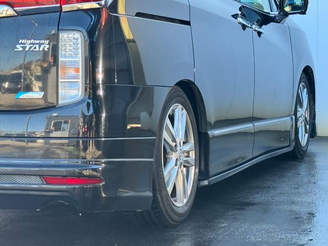 エルグランド ２５０ハイウェイスター　サンルーフ　アラウンドビューモニター　ローダウン　両側パワスラ　ＴＶ　Ｂカメラ　Ｂｌｕｅｔｏｏｔｈ　ＥＴＣ（7枚目）