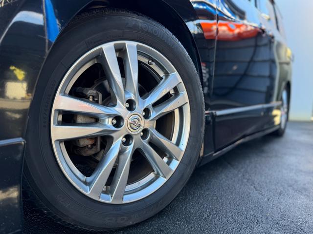 エルグランド ２５０ハイウェイスター　サンルーフ　アラウンドビューモニター　ローダウン　両側パワスラ　ＴＶ　Ｂカメラ　Ｂｌｕｅｔｏｏｔｈ　ＥＴＣ（18枚目）