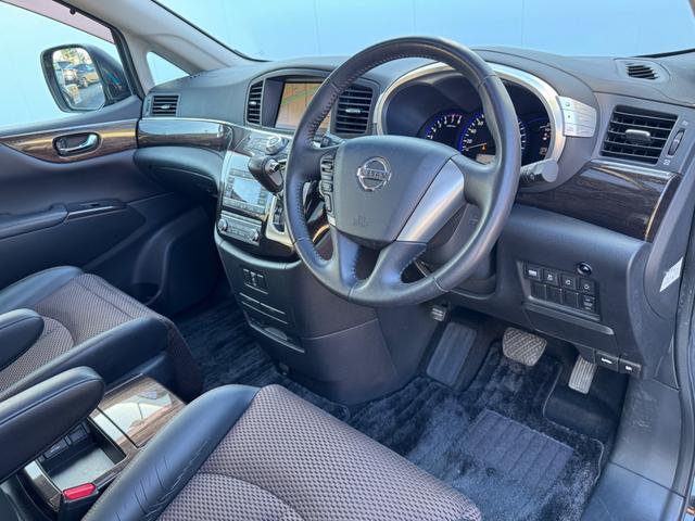 エルグランド ２５０ハイウェイスター　サンルーフ　アラウンドビューモニター　ローダウン　両側パワスラ　ＴＶ　Ｂカメラ　Ｂｌｕｅｔｏｏｔｈ　ＥＴＣ（31枚目）