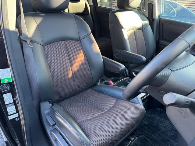 エルグランド ２５０ハイウェイスター　サンルーフ　アラウンドビューモニター　ローダウン　両側パワスラ　ＴＶ　Ｂカメラ　Ｂｌｕｅｔｏｏｔｈ　ＥＴＣ（33枚目）