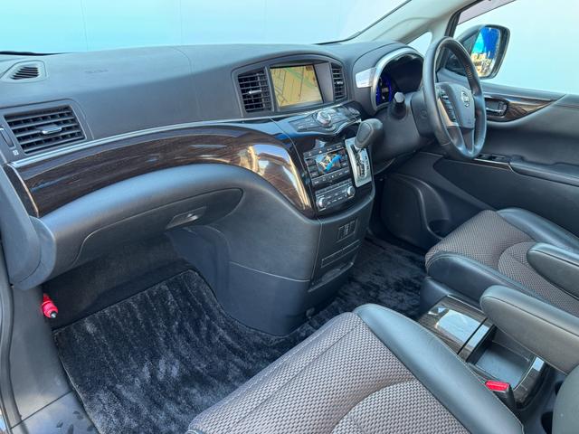 エルグランド ２５０ハイウェイスター　サンルーフ　アラウンドビューモニター　ローダウン　両側パワスラ　ＴＶ　Ｂカメラ　Ｂｌｕｅｔｏｏｔｈ　ＥＴＣ（42枚目）