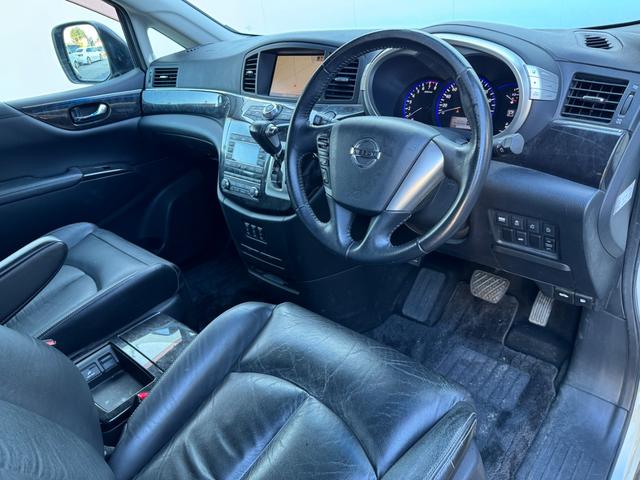 エルグランド ライダー　黒本革シート　パワーシート　本革　両側パワスラ　パワーバックドア　ＴＶ　Ｂカメラ　ＥＴＣ　Ｂｌｕｅｔｏｏｔｈ　パワーシート　シートヒーター（25枚目）