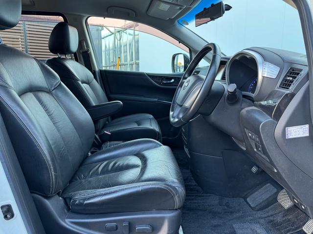 エルグランド ライダー　黒本革シート　パワーシート　本革　両側パワスラ　パワーバックドア　ＴＶ　Ｂカメラ　ＥＴＣ　Ｂｌｕｅｔｏｏｔｈ　パワーシート　シートヒーター（26枚目）