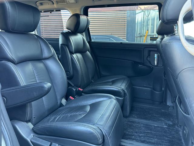 エルグランド ライダー　黒本革シート　パワーシート　本革　両側パワスラ　パワーバックドア　ＴＶ　Ｂカメラ　ＥＴＣ　Ｂｌｕｅｔｏｏｔｈ　パワーシート　シートヒーター（42枚目）