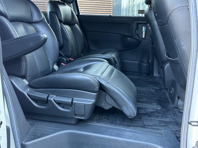 エルグランド ライダー　黒本革シート　パワーシート　本革　両側パワスラ　パワーバックドア　ＴＶ　Ｂカメラ　ＥＴＣ　Ｂｌｕｅｔｏｏｔｈ　パワーシート　シートヒーター（43枚目）