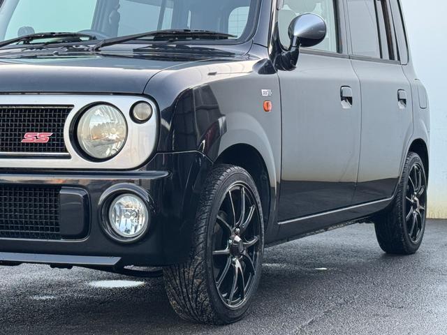 アルトラパン ＳＳ　５速マニュアル　ターボ車　社外アルミ　Ｂｌｕｅｔｏｏｔｈ　Ｂカメラ　ＬＥＤ　ドラレコ（6枚目）