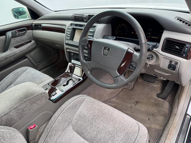 クラウンマジェスタ 4.0Aタイプ タイベル交換済み サンルーフ パワーシート 純正マルチ ETC キーレス(27枚目)