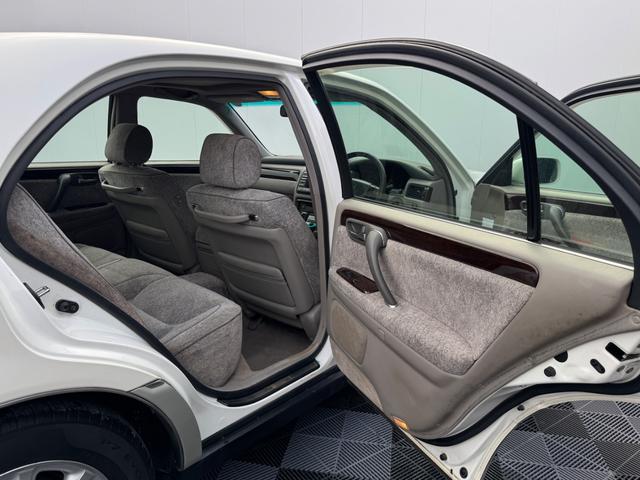 クラウンマジェスタ 4.0Aタイプ タイベル交換済み サンルーフ パワーシート 純正マルチ ETC キーレス(41枚目)