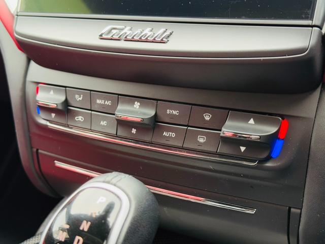 ギブリ Ｓ　中期モデル　　車検整備付　カーボンインテリア＆エクステリア　鍛造２１インチＯＰアルミ　パドルシフト　スポーツシート　パワーシート　禁煙　サンルーフ　全方位カメラ　キーレスゴー　ドラレコ　オートライト（55枚目）