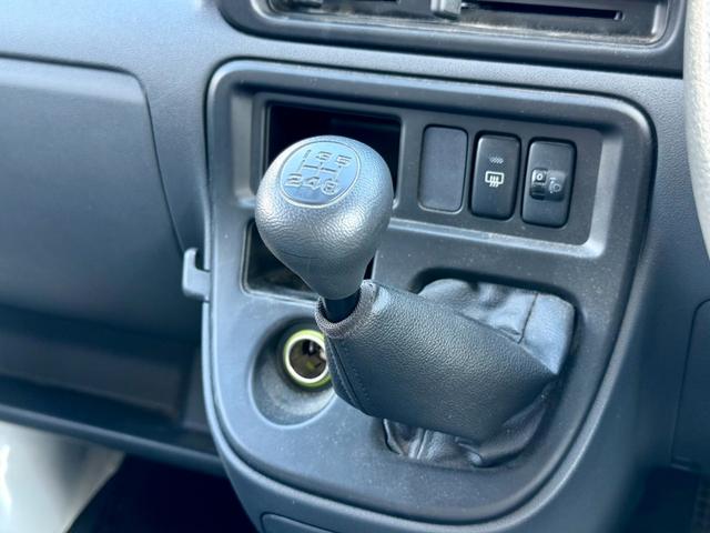 ハイゼットカーゴ スペシャル　車検整備付　走行７８００ｋｍ　エアコン動作確認済み　パワステ　両側スライドドア　軽バン　軽貨物　ＭＴ　フルフラット（5枚目）