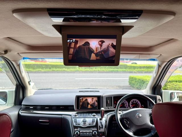 エルグランド ３５０ハイウェイＳレッドレザープレミアムセレ　法定整備付　ワンオーナー　メーカーナビＴＶ　全方位モニター　両側電動スライドドア　Ｗサンルーフ　後席モニター　シートヒーター　ＥＴＣ　アラウンドビューモニター　スマートキー　パワーシート　サイドカメラ（5枚目）