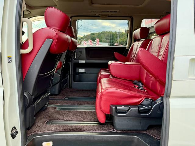エルグランド ３５０ハイウェイＳレッドレザープレミアムセレ　法定整備付　ワンオーナー　メーカーナビＴＶ　全方位モニター　両側電動スライドドア　Ｗサンルーフ　後席モニター　シートヒーター　ＥＴＣ　アラウンドビューモニター　スマートキー　パワーシート　サイドカメラ（24枚目）