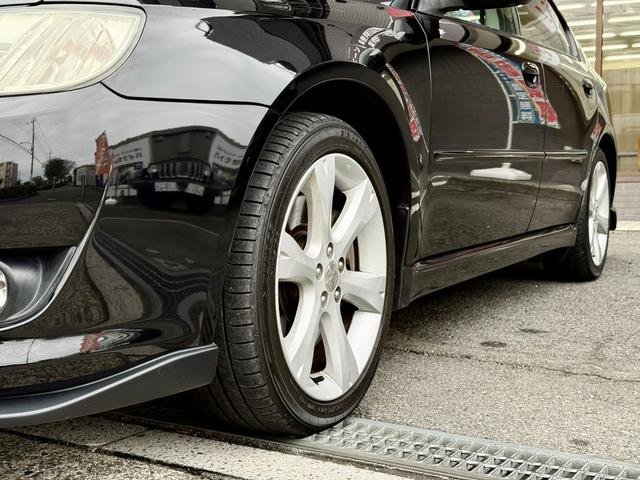 レガシィＢ４ ２．０ＧＴ　車検整備付　純正ナビ　５速ＭＴ　ターボ　ＳＴＩ４本出しマフラー　フロントスポイラー　アルミペダル　ビルシュタインサス（25枚目）