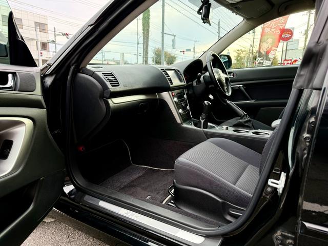 レガシィＢ４ ２．０ＧＴ　車検整備付　純正ナビ　５速ＭＴ　ターボ　ＳＴＩ４本出しマフラー　フロントスポイラー　アルミペダル　ビルシュタインサス（28枚目）