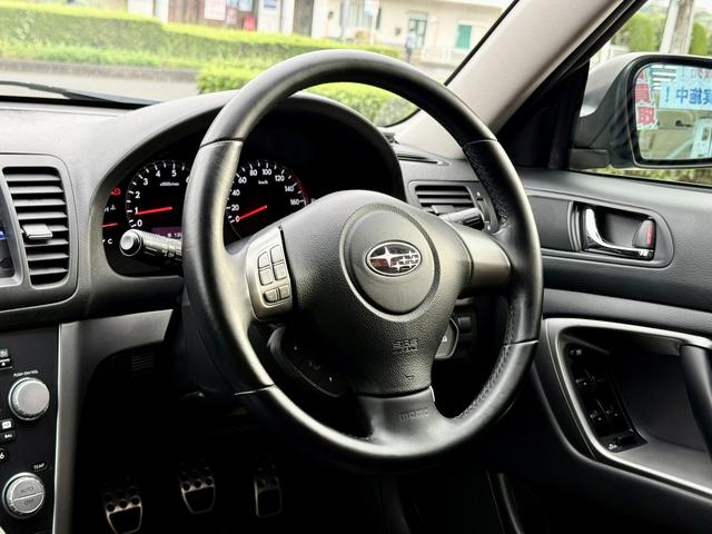 レガシィＢ４ ２．０ＧＴ　車検整備付　純正ナビ　５速ＭＴ　ターボ　ＳＴＩ４本出しマフラー　フロントスポイラー　アルミペダル　ビルシュタインサス（31枚目）