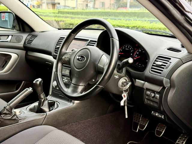レガシィＢ４ ２．０ＧＴ　車検整備付　純正ナビ　５速ＭＴ　ターボ　ＳＴＩ４本出しマフラー　フロントスポイラー　アルミペダル　ビルシュタインサス（33枚目）