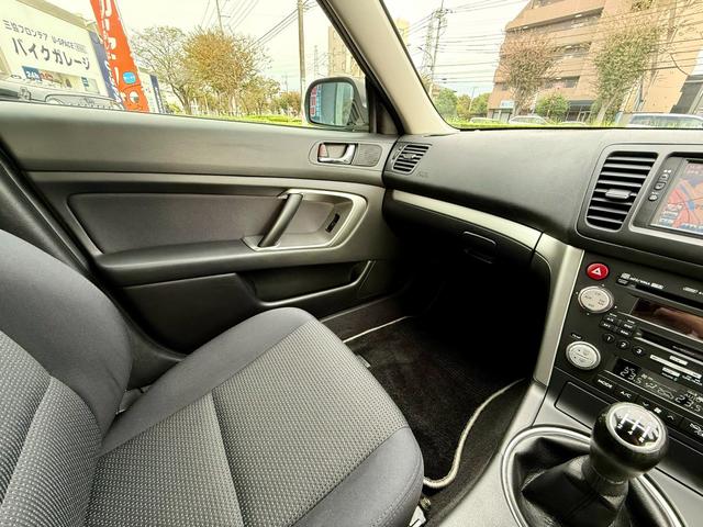 レガシィＢ４ ２．０ＧＴ　車検整備付　純正ナビ　５速ＭＴ　ターボ　ＳＴＩ４本出しマフラー　フロントスポイラー　アルミペダル　ビルシュタインサス（34枚目）
