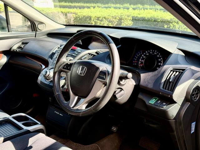 オデッセイ Mエアロパッケージ 法定整備付 ナビTV ローダウン 社外AW キーフリー ETC車載器 地デジフルセグ 横滑り防止装置 パワーウィンドウ フルオートエアコン ダブルエアコン 衝突安全ボディ フルフラット DVD エアロ(31枚目)