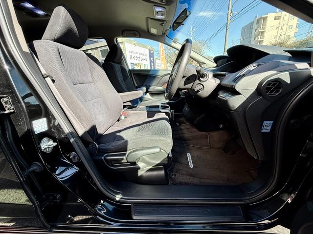 オデッセイ Mエアロパッケージ 法定整備付 ナビTV ローダウン 社外AW キーフリー ETC車載器 地デジフルセグ 横滑り防止装置 パワーウィンドウ フルオートエアコン ダブルエアコン 衝突安全ボディ フルフラット DVD エアロ(32枚目)