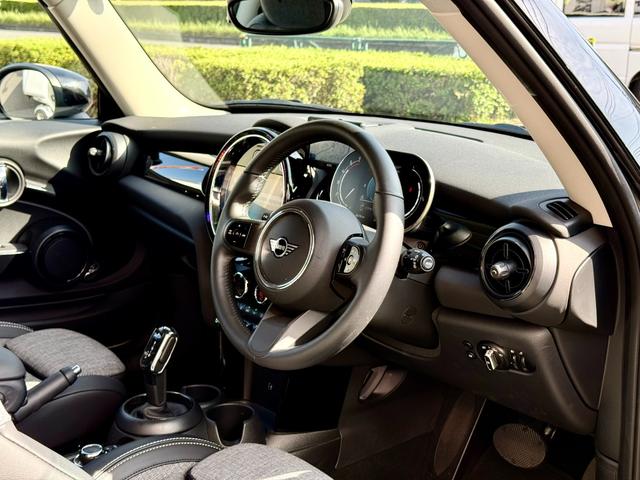 MINI クーパーD 法定整備付 純正ナビ 禁煙 ツートン Bカメラ キーレス プッシュスタート ドライブレコーダー(28枚目)