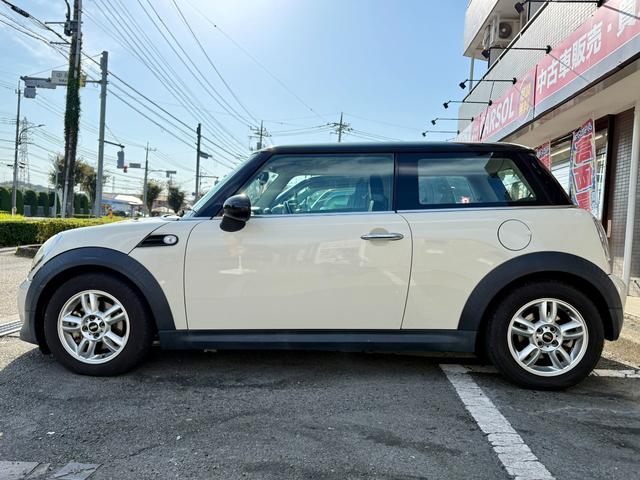 ＭＩＮＩ クーパー　法定整備付　ワンオーナー　禁煙　オートエアコン　ＡＢＳ　パワーステアリング　パワーウィンドウ　運転席エアバッグ　カーテンエアバッグ　ダブルエアバッグ（12枚目）