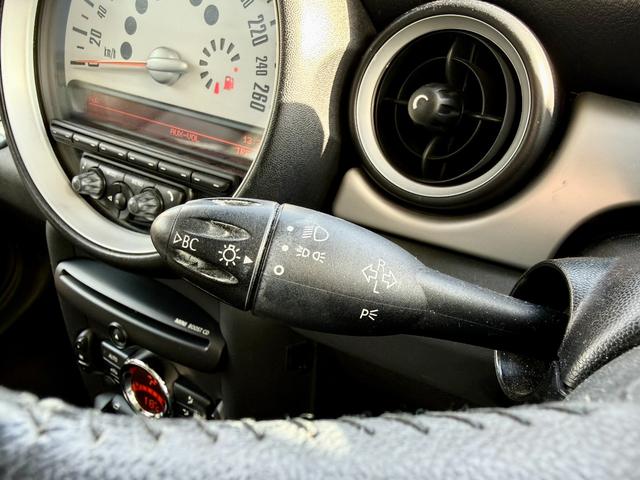 ＭＩＮＩ クーパー　法定整備付　ワンオーナー　禁煙　オートエアコン　ＡＢＳ　パワーステアリング　パワーウィンドウ　運転席エアバッグ　カーテンエアバッグ　ダブルエアバッグ（29枚目）