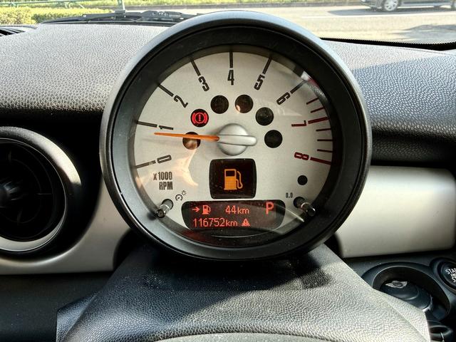 ＭＩＮＩ クーパー　法定整備付　ワンオーナー　禁煙　オートエアコン　ＡＢＳ　パワーステアリング　パワーウィンドウ　運転席エアバッグ　カーテンエアバッグ　ダブルエアバッグ（32枚目）