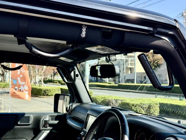 ジープ・ラングラーアンリミテッド サハラ 法定整備付 ナビTV ETC ALPINEサウンド WF PERFORMANCEサイドステップ グッドリッチT/Aタイヤ 地デジフルセグ Bluetooth音楽 盗難防止システム メモリナビ パワステ(7枚目)