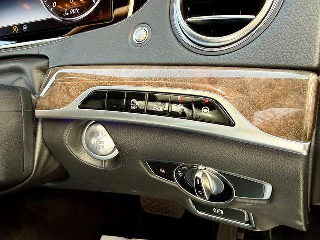 Sクラス S550ロング 法定整備付 マイバッハ仕様 SR黒革 右H シルバー×ブラックツートン 全方位カメラ 電動サンシェード パノラミックスライディングルーフ YouTube動画公開中 フルセグ 整備記録簿 禁煙(41枚目)