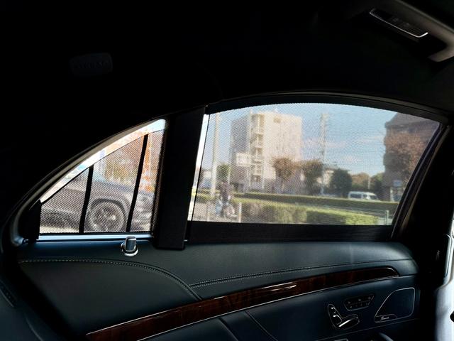 Sクラス S550ロング 法定整備付 マイバッハ仕様 SR黒革 右H シルバー×ブラックツートン 全方位カメラ 電動サンシェード パノラミックスライディングルーフ YouTube動画公開中 フルセグ 整備記録簿 禁煙(48枚目)
