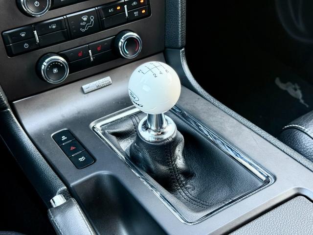 マスタング Ｖ６　プレミアム　法定整備付　６速ＭＴ　２０１２年モデル　新並　ＲＴＲ１９インチＡＷ　ラウシュエアロ＆マフラー（5枚目）