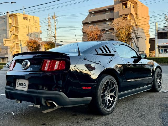 マスタング Ｖ６　プレミアム　法定整備付　６速ＭＴ　２０１２年モデル　新並　ＲＴＲ１９インチＡＷ　ラウシュエアロ＆マフラー（16枚目）