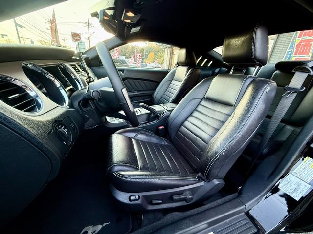 マスタング Ｖ６　プレミアム　法定整備付　６速ＭＴ　２０１２年モデル　新並　ＲＴＲ１９インチＡＷ　ラウシュエアロ＆マフラー（31枚目）