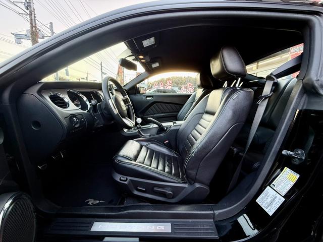 マスタング Ｖ６　プレミアム　法定整備付　６速ＭＴ　２０１２年モデル　新並　ＲＴＲ１９インチＡＷ　ラウシュエアロ＆マフラー（34枚目）