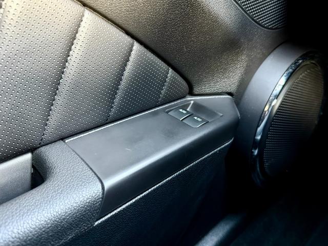 マスタング Ｖ６　プレミアム　法定整備付　６速ＭＴ　２０１２年モデル　新並　ＲＴＲ１９インチＡＷ　ラウシュエアロ＆マフラー（44枚目）