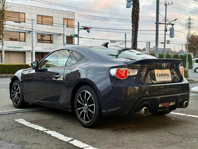 ８６ ＧＴ　法定整備付　ナビ　Ｂカメラ　パドルシフト　ＥＴＣ　スマートキー　プッシュスタート　ダークグレーメタリック（14枚目）