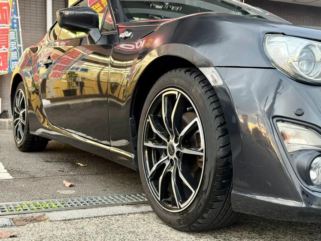 ８６ ＧＴ　法定整備付　ナビ　Ｂカメラ　パドルシフト　ＥＴＣ　スマートキー　プッシュスタート　ダークグレーメタリック（22枚目）