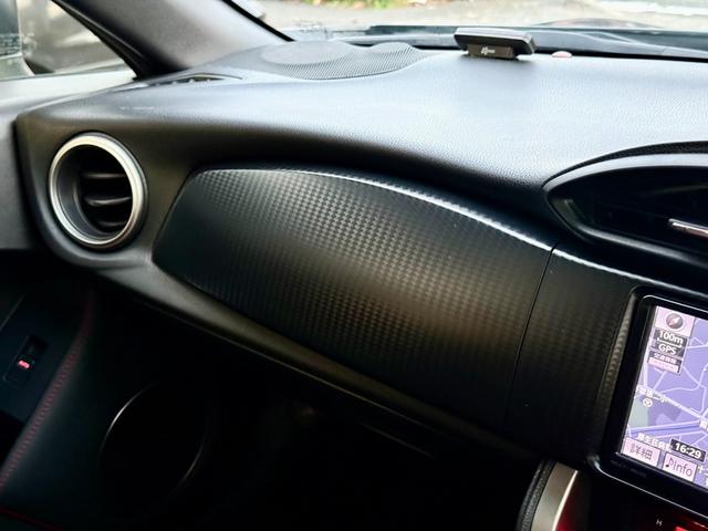 ８６ ＧＴ　法定整備付　ナビ　Ｂカメラ　パドルシフト　ＥＴＣ　スマートキー　プッシュスタート　ダークグレーメタリック（32枚目）