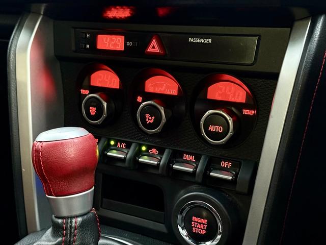 ８６ ＧＴ　法定整備付　ナビ　Ｂカメラ　パドルシフト　ＥＴＣ　スマートキー　プッシュスタート　ダークグレーメタリック（35枚目）