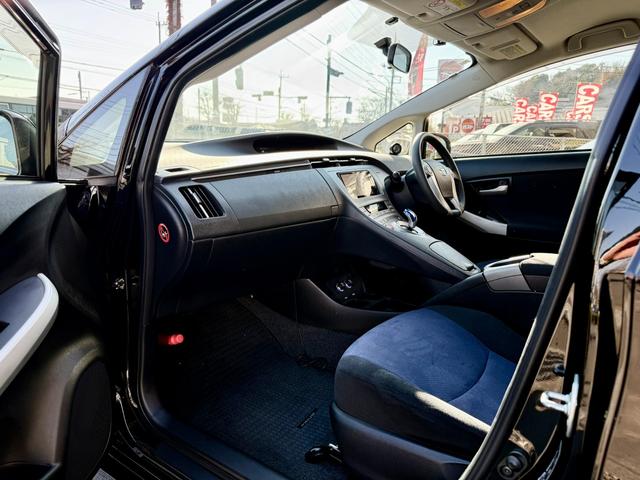 プリウス Ｓ　法定整備付　ナビＴＶ　Ｂカメラ　ＥＴＣ　純正ＡＷ（25枚目）