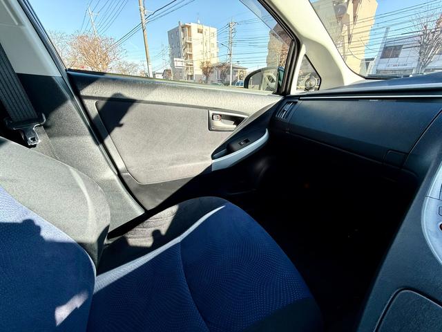 プリウス Ｓ　法定整備付　ナビＴＶ　Ｂカメラ　ＥＴＣ　純正ＡＷ（33枚目）