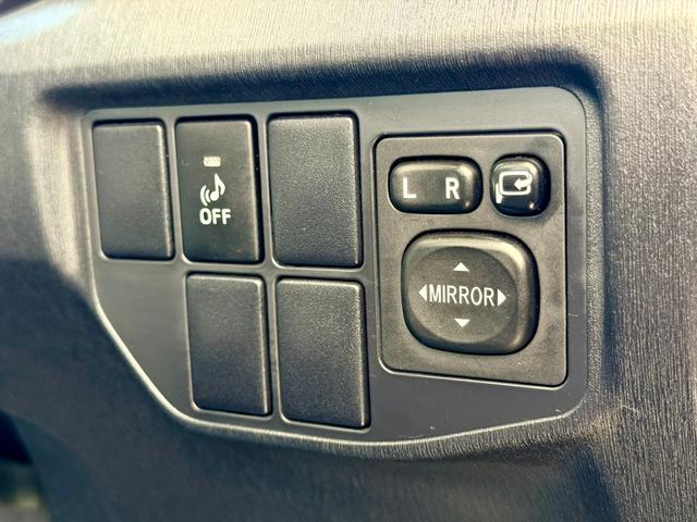 プリウス Ｓ　法定整備付　ナビＴＶ　Ｂカメラ　ＥＴＣ　純正ＡＷ（41枚目）