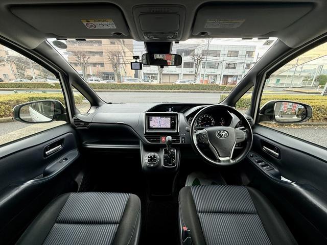 ヴォクシー ＺＳ　車検整備付　ナビＴＶ　Ｂカメラ　両電スラ　ドラレコ　Ｂｌｕｅｔｏｏｔｈ　ＢＴ接続　電動格納ドアミラー　ＳＤナビゲーション　地デジ　盗難防止システム　ハイビームアシスト　オートエアコン　衝突安全ボディ（4枚目）