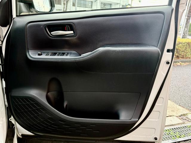 ヴォクシー ＺＳ　車検整備付　ナビＴＶ　Ｂカメラ　両電スラ　ドラレコ　Ｂｌｕｅｔｏｏｔｈ　ＢＴ接続　電動格納ドアミラー　ＳＤナビゲーション　地デジ　盗難防止システム　ハイビームアシスト　オートエアコン　衝突安全ボディ（22枚目）