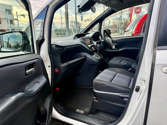 ヴォクシー ＺＳ　車検整備付　ナビＴＶ　Ｂカメラ　両電スラ　ドラレコ　Ｂｌｕｅｔｏｏｔｈ　ＢＴ接続　電動格納ドアミラー　ＳＤナビゲーション　地デジ　盗難防止システム　ハイビームアシスト　オートエアコン　衝突安全ボディ（24枚目）