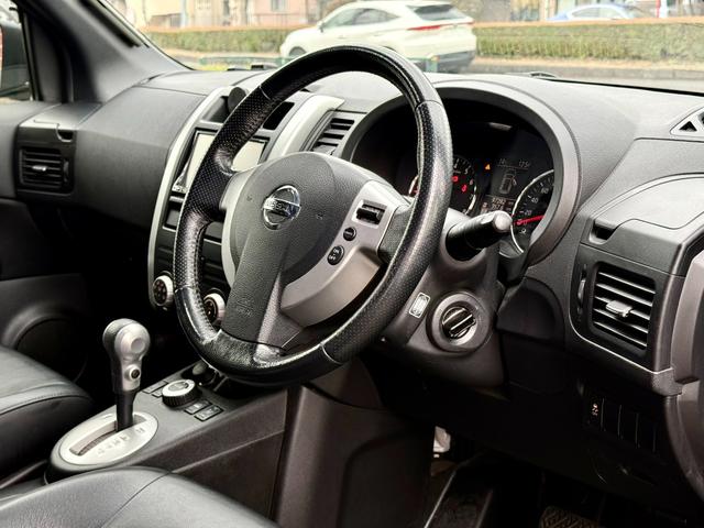 エクストレイル ２０Ｘｔｔ　法定整備付　ナビＴＶ　Ｂｌｕｅｔｏｏｔｈ　シートヒーター　クルーズコントロール　オートライト　パートタイム４ＷＤ　ルーフキャリア　チッピング塗装　ホワイトレター（35枚目）