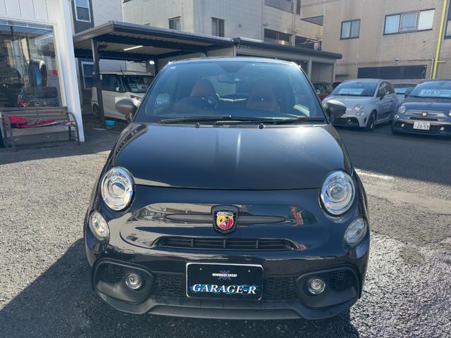 アバルト５９５ コンペティツィオーネ　ワンオーナー　５ＭＴ　右ハンドル　純正１７インチＡＷ　レコードモンツァマフラー　ブレンボ　サベルトセミバケ　純正ドラレコ　純正オーディオ　Ｂｌｕｅｔｏｏｔｈ　オートエアコン　キーレス　バックソナー（22枚目）